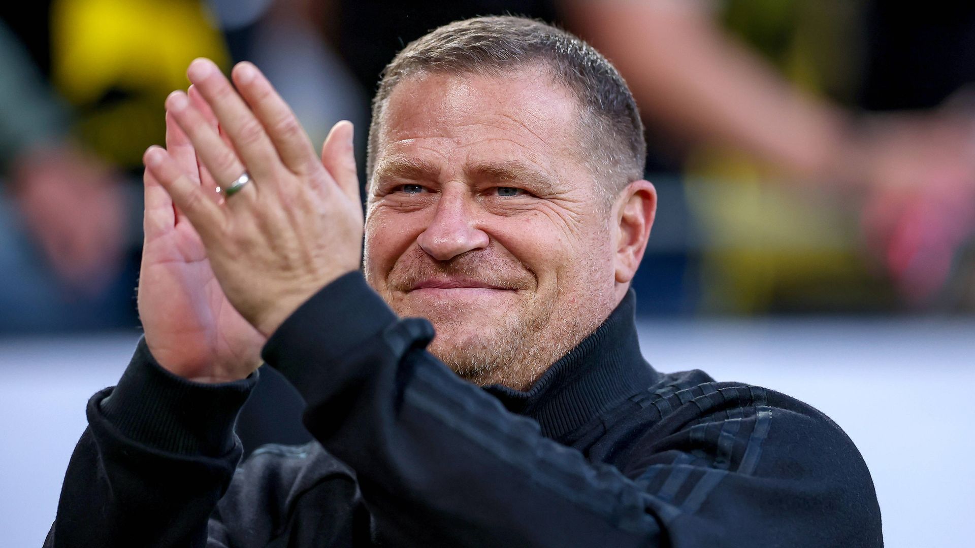Bayern-Fans applaudieren Max Eberl: "Der Mann hat geliefert"