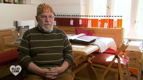Alles Liebe ALLES LIEBE - 02. STAFFEL Folge 2: Die Königin vom FKK sucht ihren Ritter