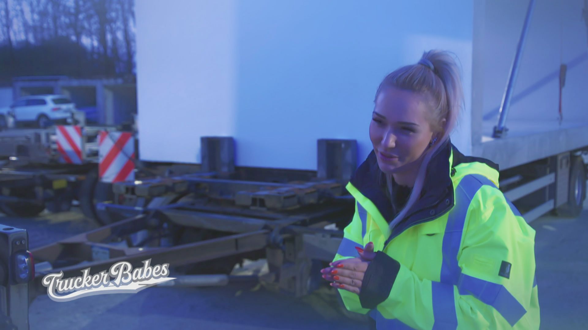 Sabrina total breit: 3m Fertiggaragen auf dem Schwertransport