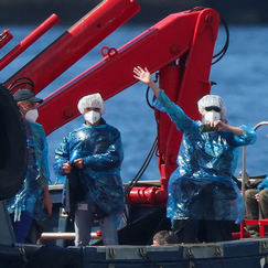Passagiere von Virus-Schiff auf Heimweg