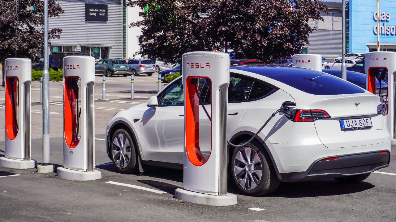 Tesla-Zulassungen in Europa explodieren