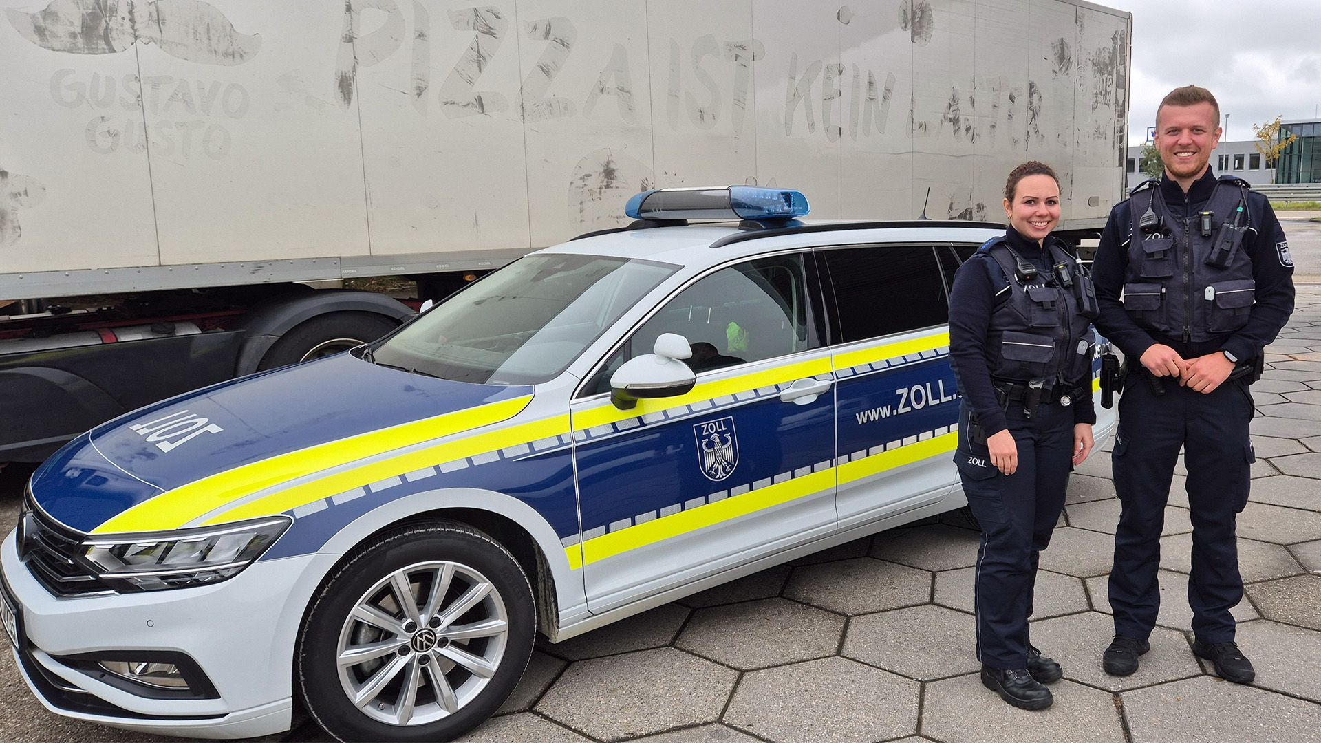 Thema u. a.: LKW-Scan - Zoll Röntgenkontrolle Ulm