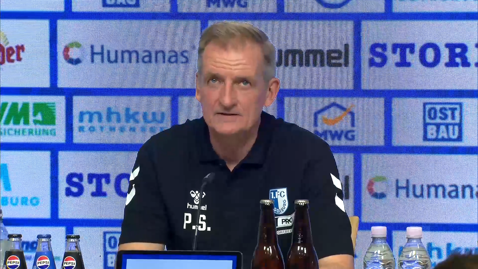 2. Bundesliga: Nach 1:6-Debakel! Trainer entschuldigt sich bei Fans