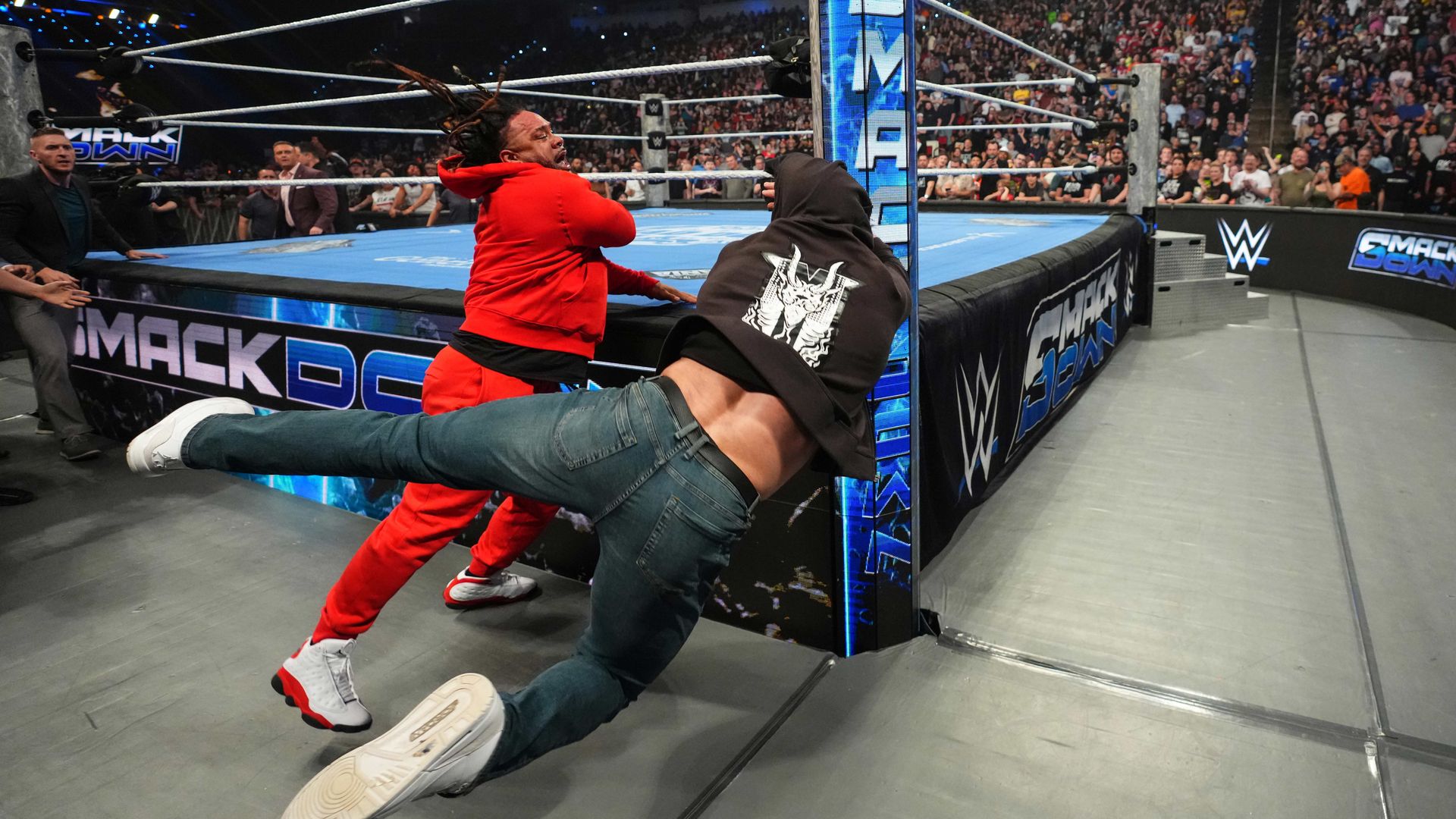 Drew McIntyre und Jacob Fatu gehen aufeinander los