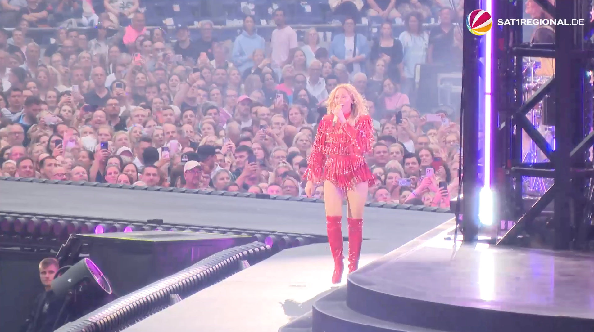 Stadiontour: Helene Fischer begeistert rund 40.000 Fans in Hannover