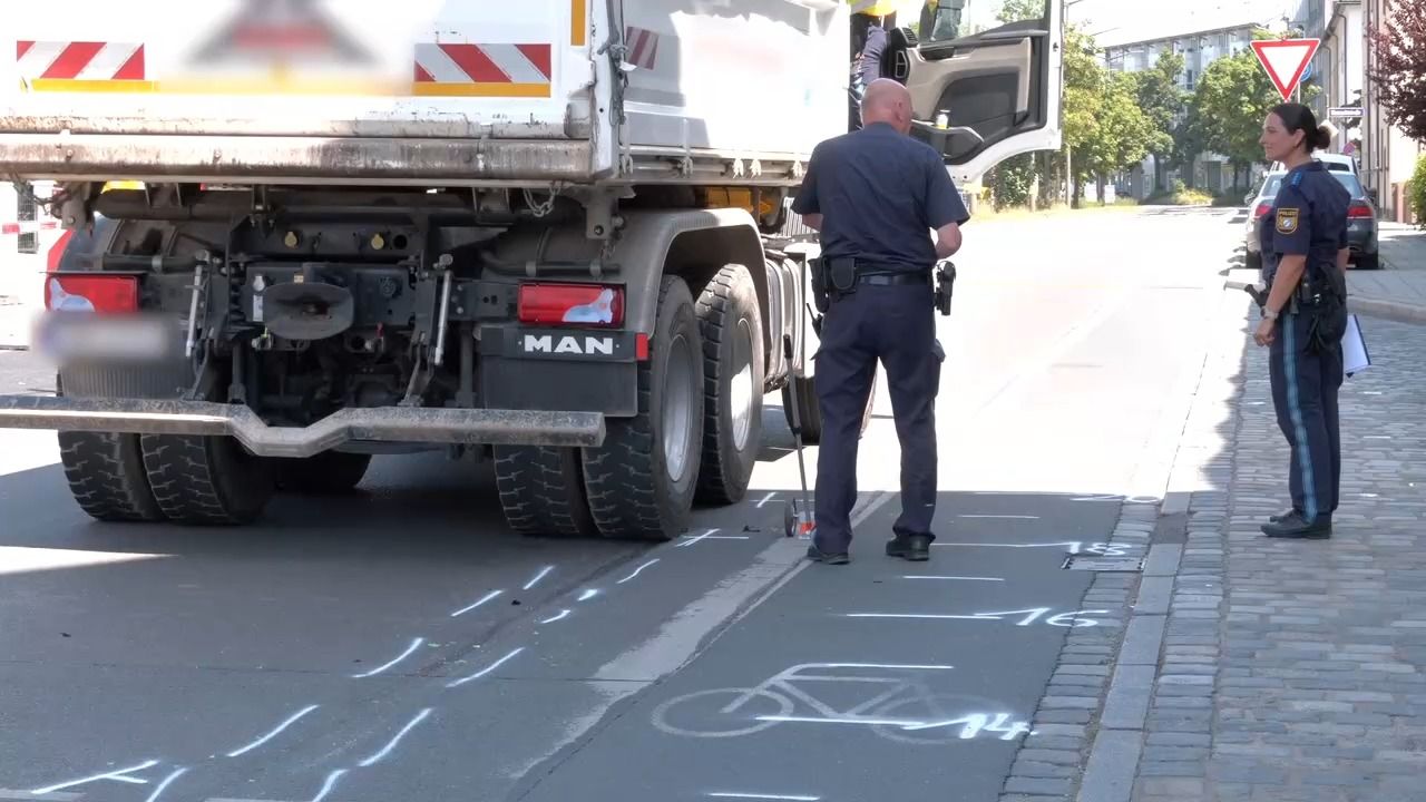 Tödlicher Unfall in Nürnberg: 14-Jähriger von LKW erfasst