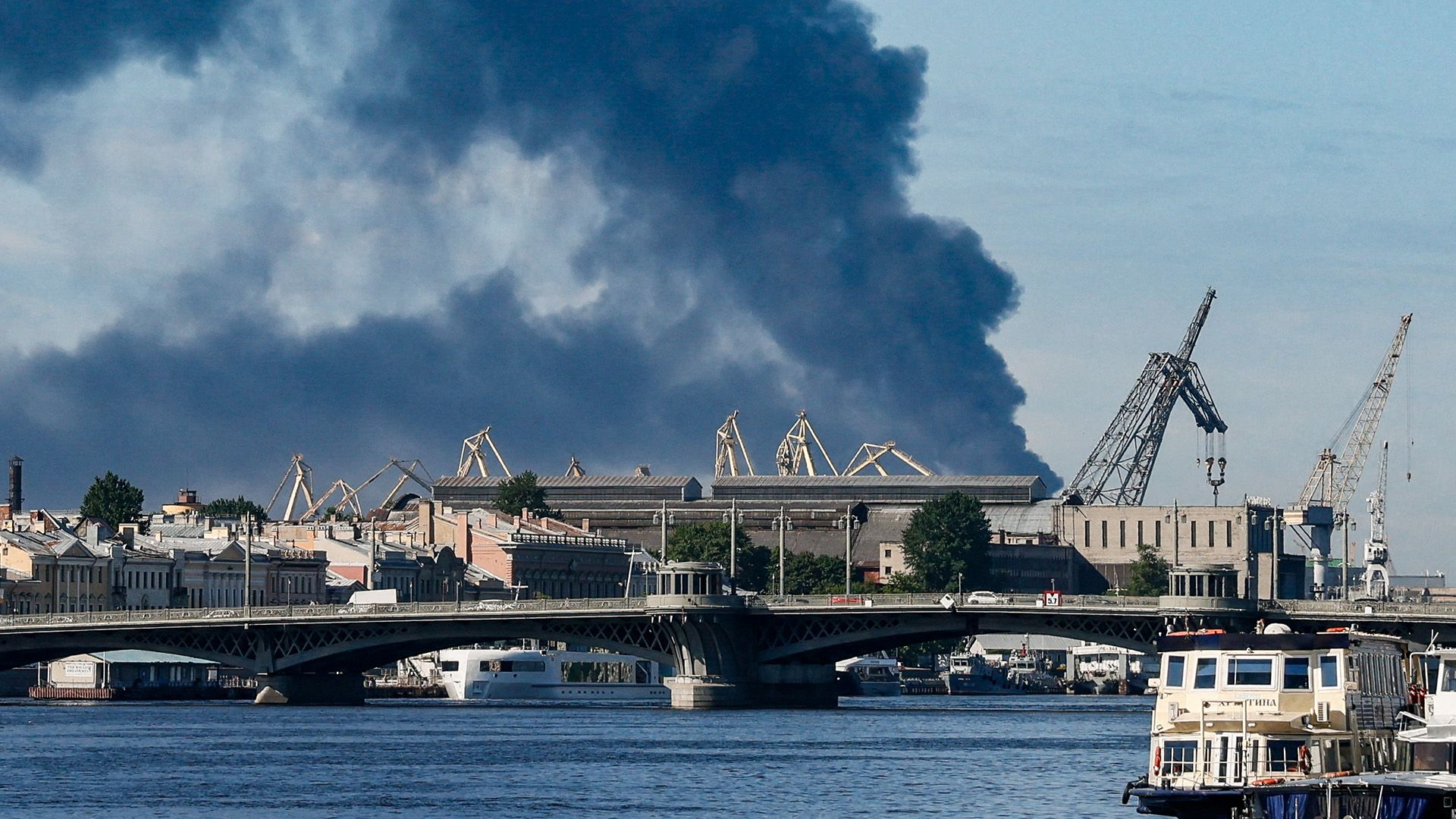 Ukraine greift St. Petersburg an