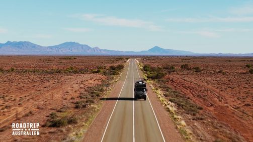 Roadtrip - Drei Spitzenköche auf vier Rädern Roadtrip Australien - Drei Spitzenköche auf vier Rädern Folge 1: Rote Erde, Regenwald und Great Barrier Reef: Der Roadtrip Australien beginnt
