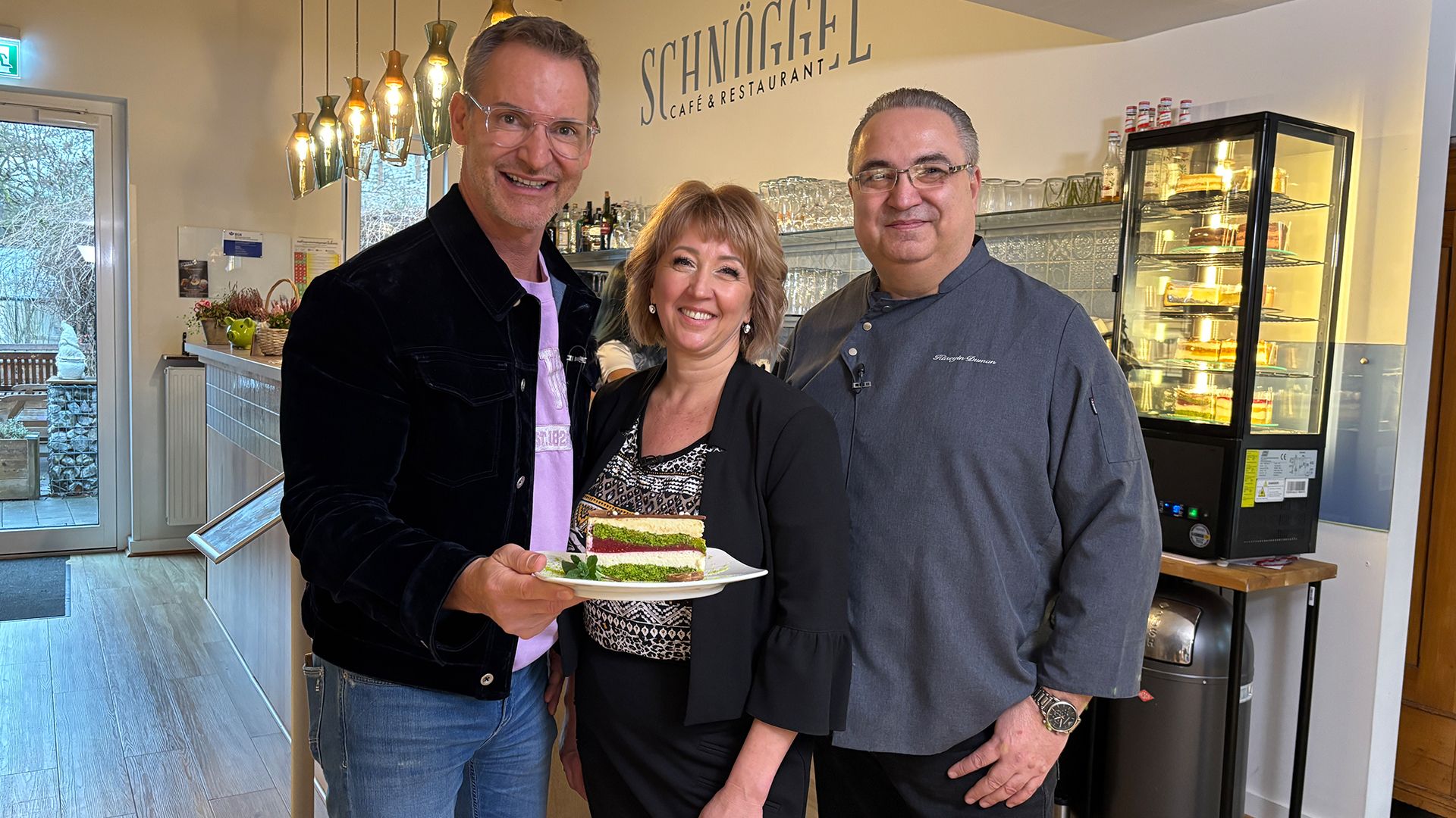 Regional und Deutsch im "Café Restaurant Schnöggel"