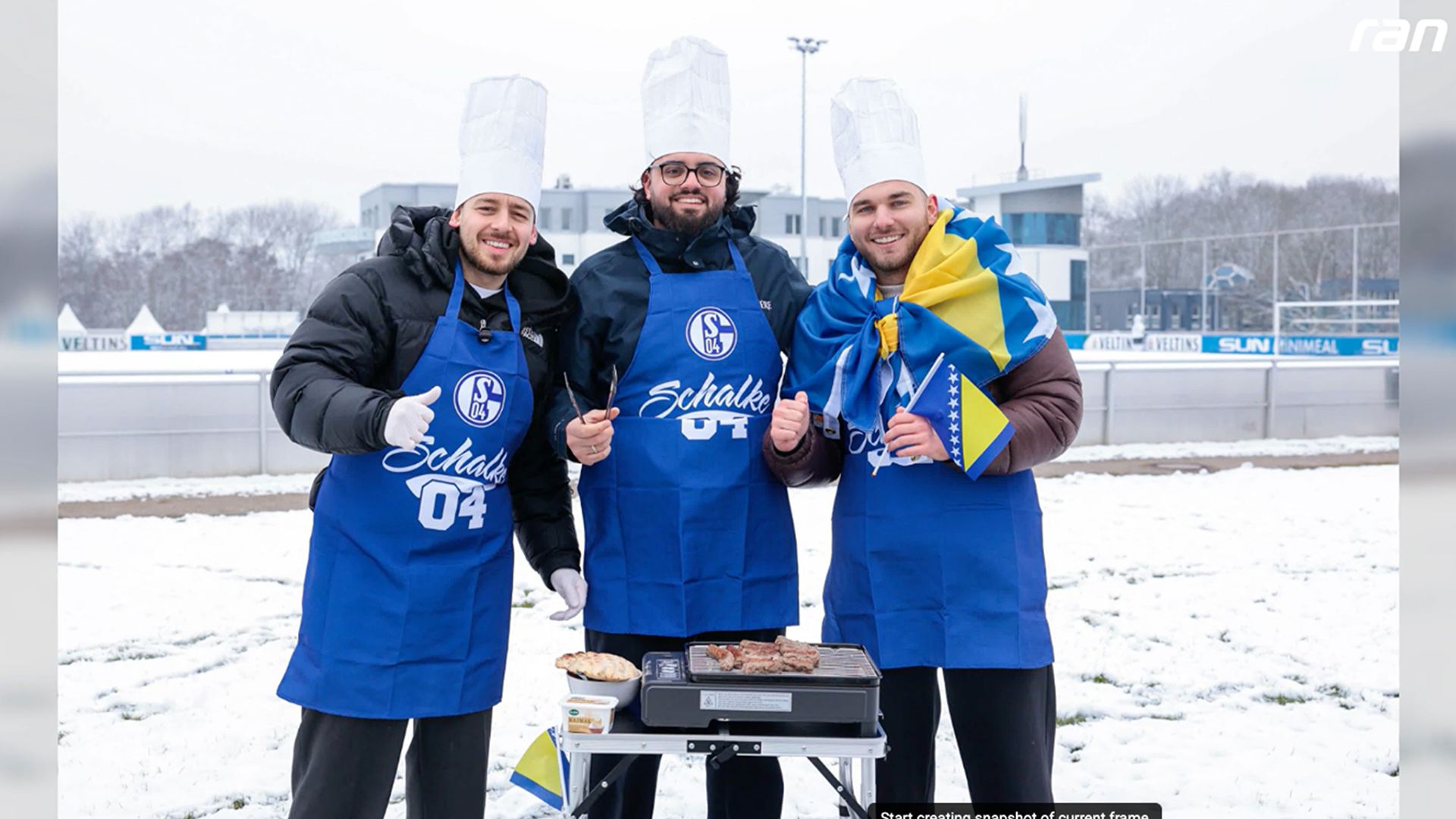 Schalke 04: Fans überraschen Dzeko mit Cevapcici