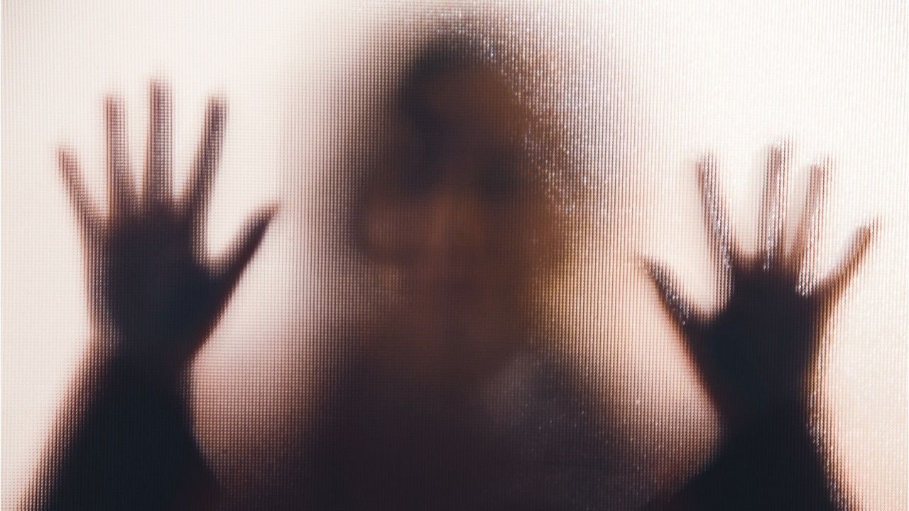 Gewalt gegen Frauen steigt: Hubig handelt