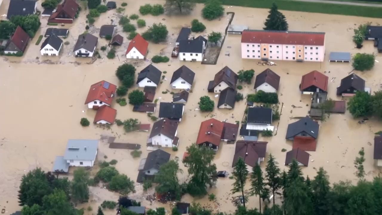 Nach Hochwasser-Katastrophen: Wasserwacht bildet neue Fachberater aus