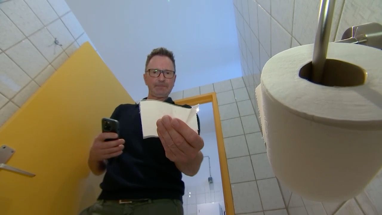Klorolle bis Klobürste: Mit Toiletten-Checks zum Social-Media-Star