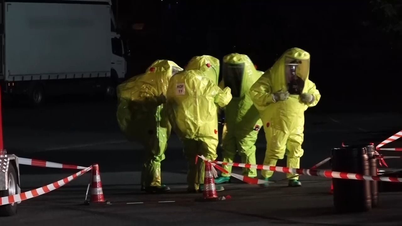 Chemieunfall in Hof: Gefahrstoff tritt aus Kanister aus