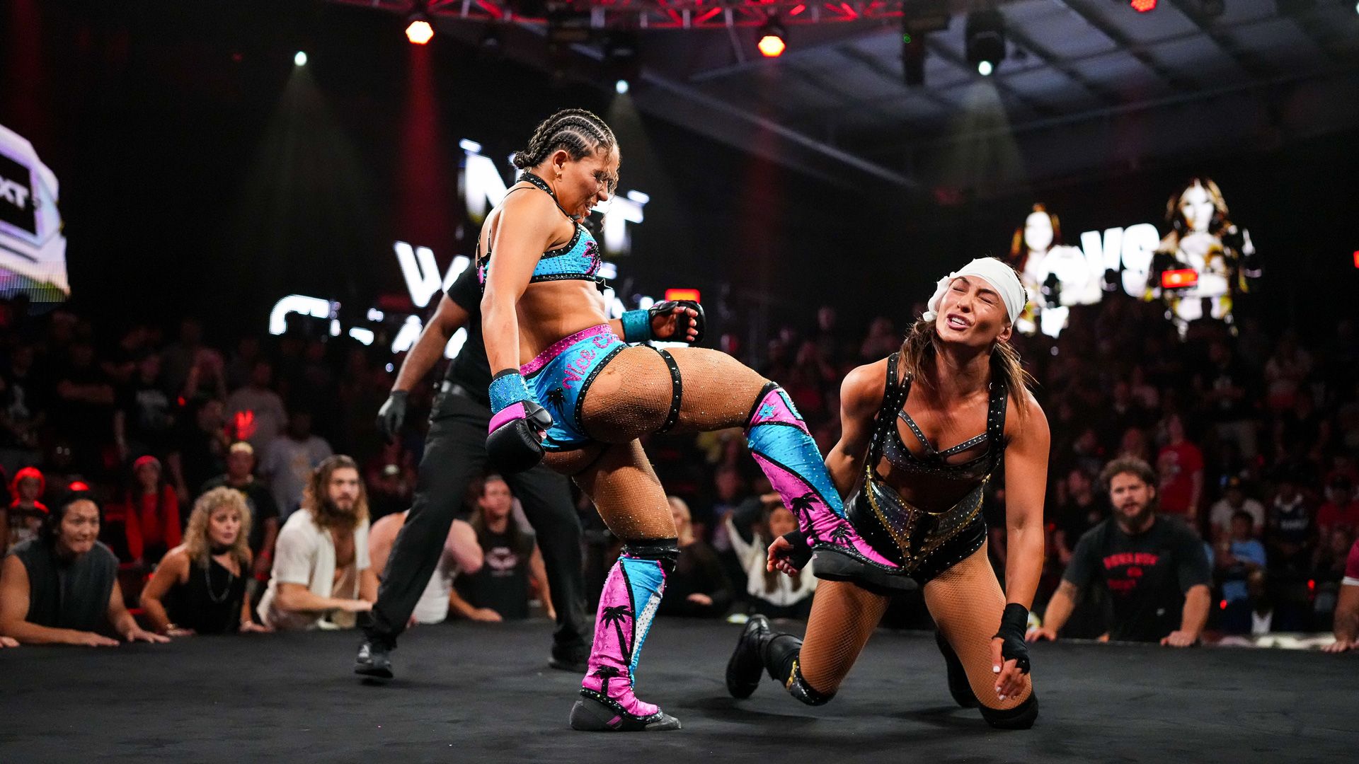 Kendal Grey und Lola Vice in einem unglaublichen Underground Match