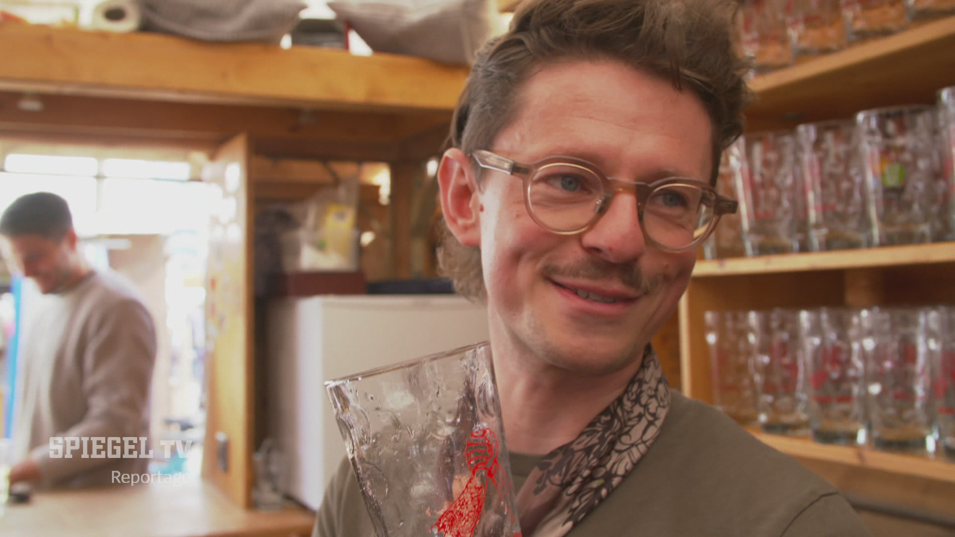 Das größte Weinfest der Welt - Zwischen Schunkeln und Schuften