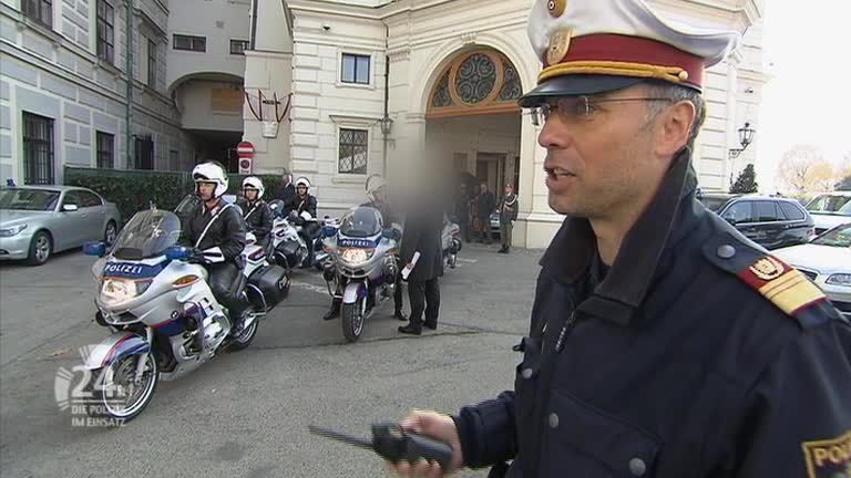 24 Stunden - Die Motorradpolizei - Folge 6 - Höchste Alarmbereitschaft beim chinesischen Staatsbesuch