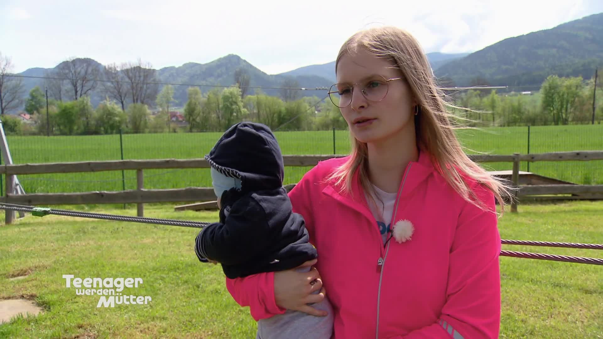 Julia: "Amina kann endlich hören!"