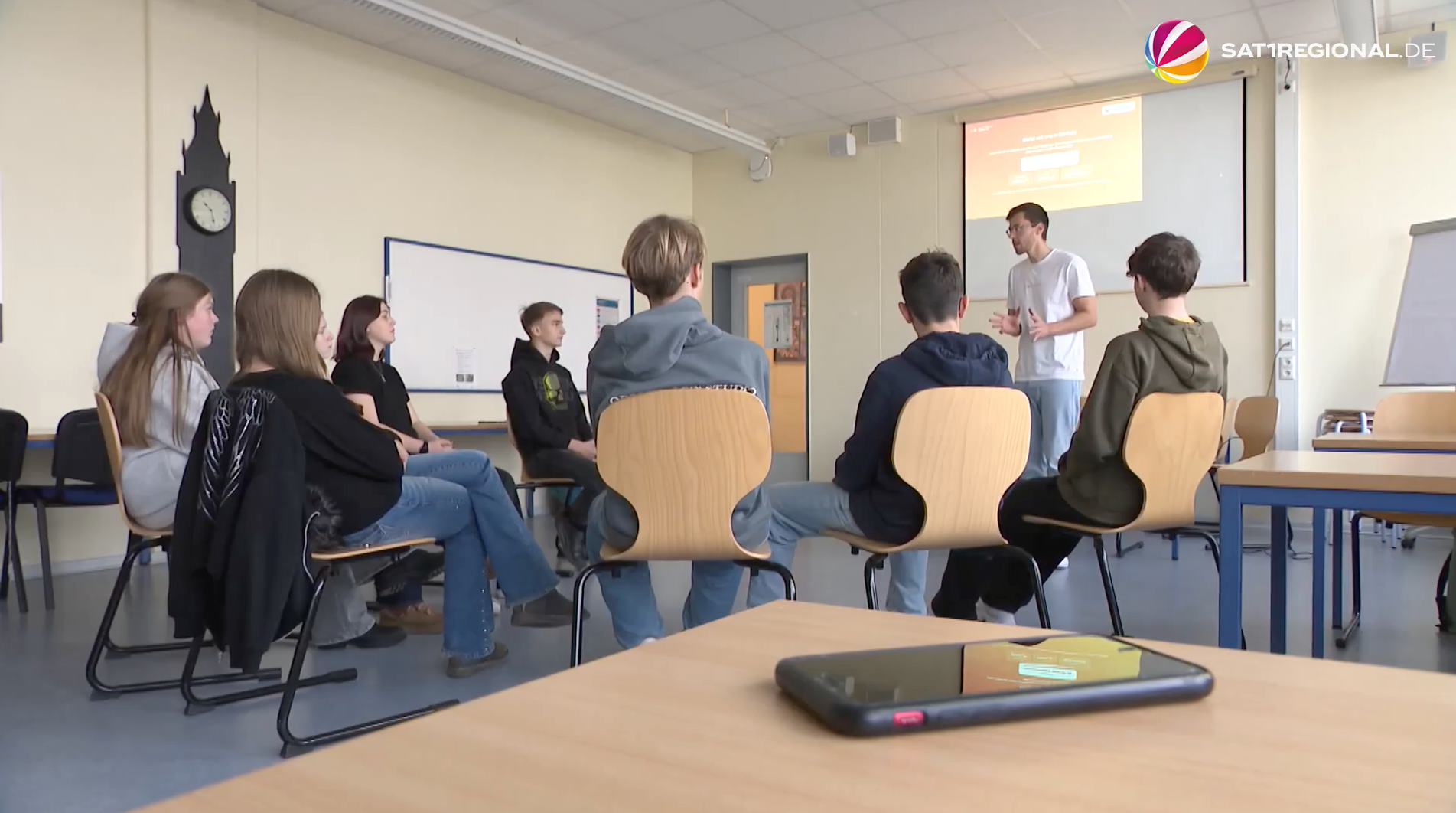 "Smartphone aus, Leben an": Experiment an Schule in Hildesheim erfolgreich