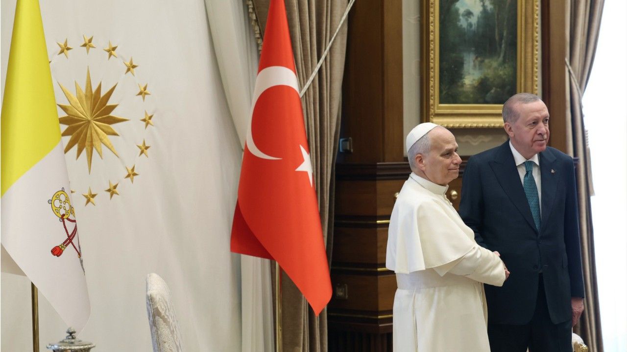 Erste Auslandsreise: Papst Leo in der Türkei