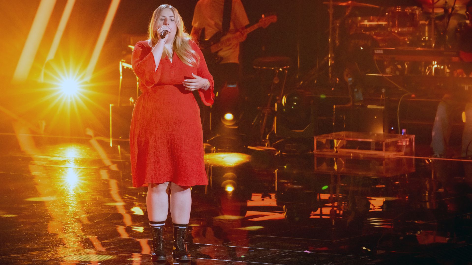 Wärme, Vibrato, vier Buzzer: Isabelle sorgt mit "Love You I Do" für Begeisterung