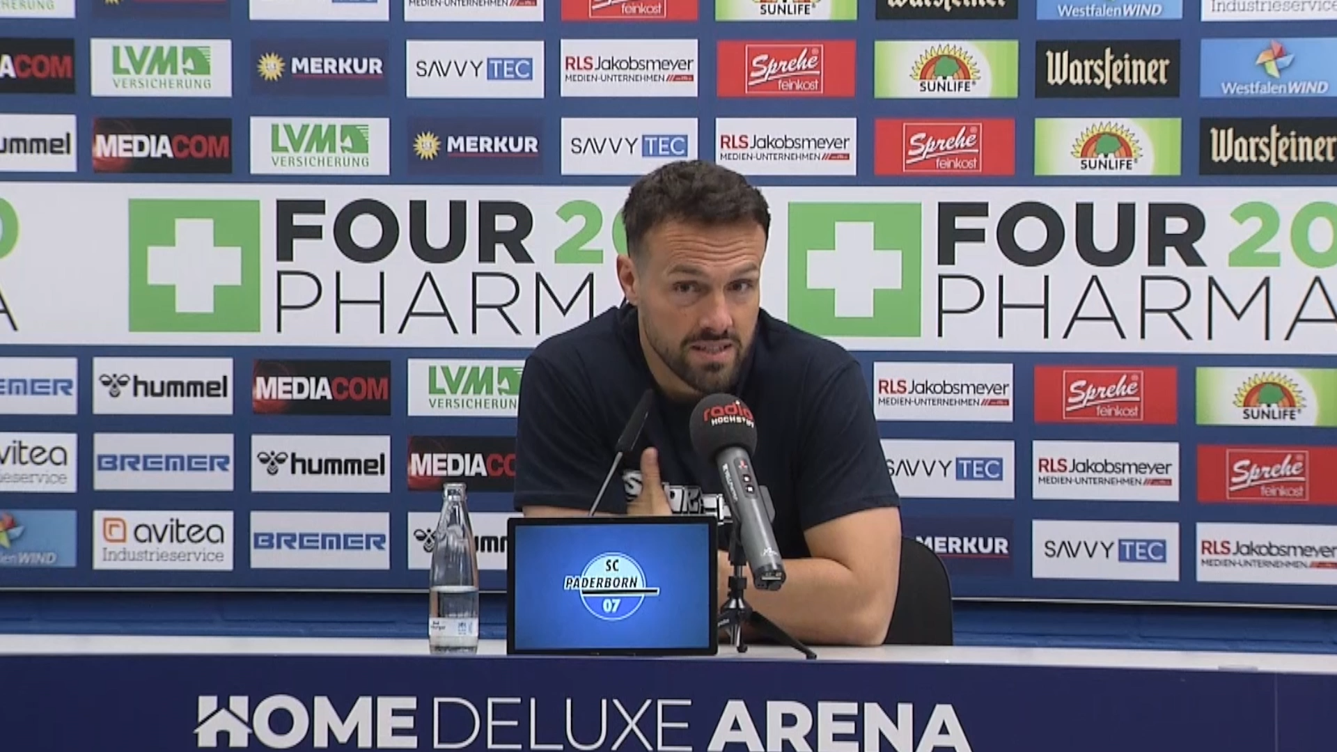 "Absoluter Underdog": Paderborn-Coach stapelt vor Relegation tief