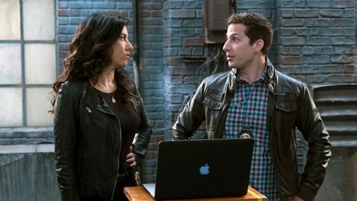 Brooklyn Nine-Nine Brooklyn Nine-Nine Folge 14: Irgendwann knicken sie immer ein