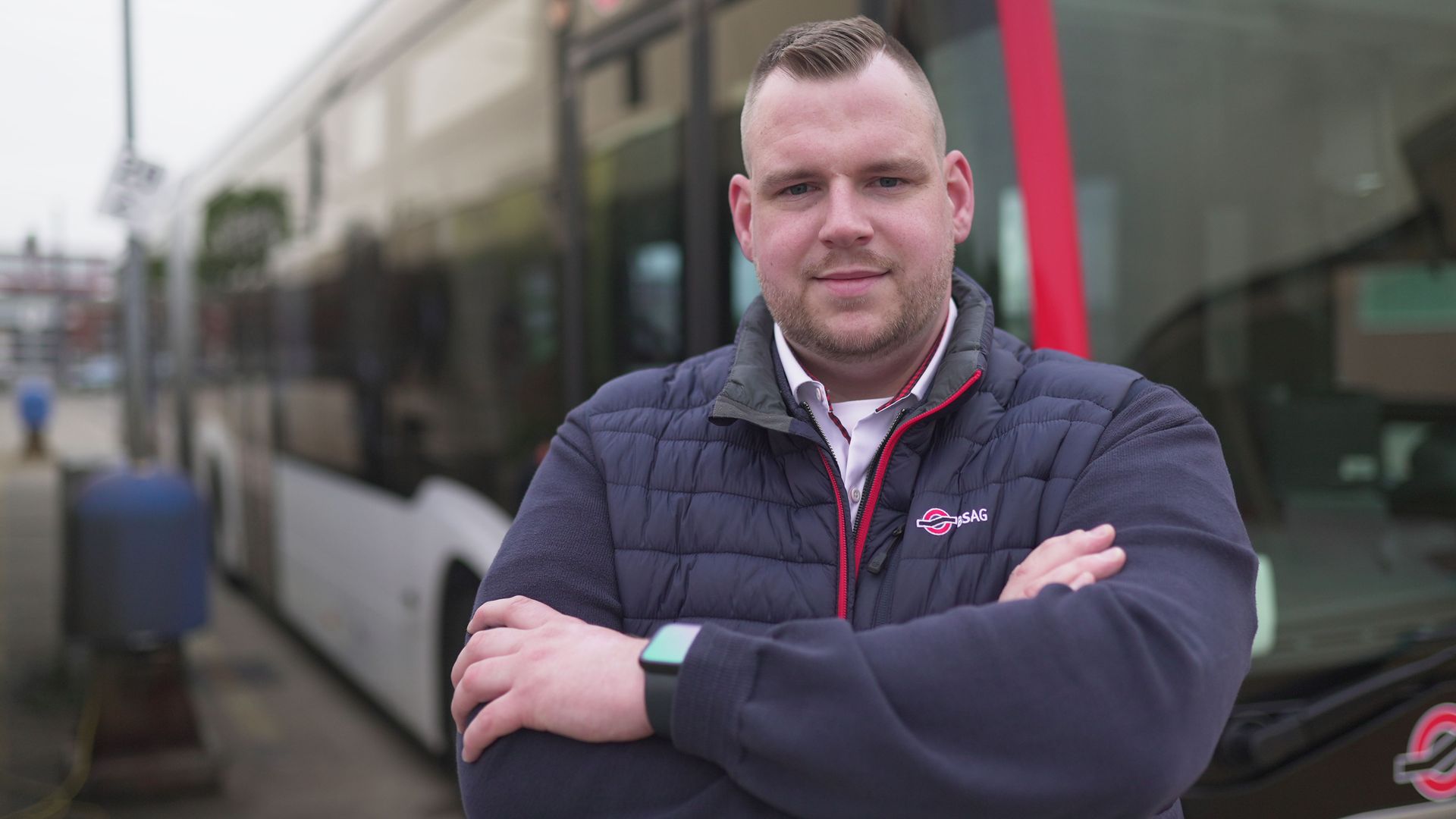 "Wir wissen nie, wer bei uns mitfährt": 10 Fragen an Busfahrer Tom