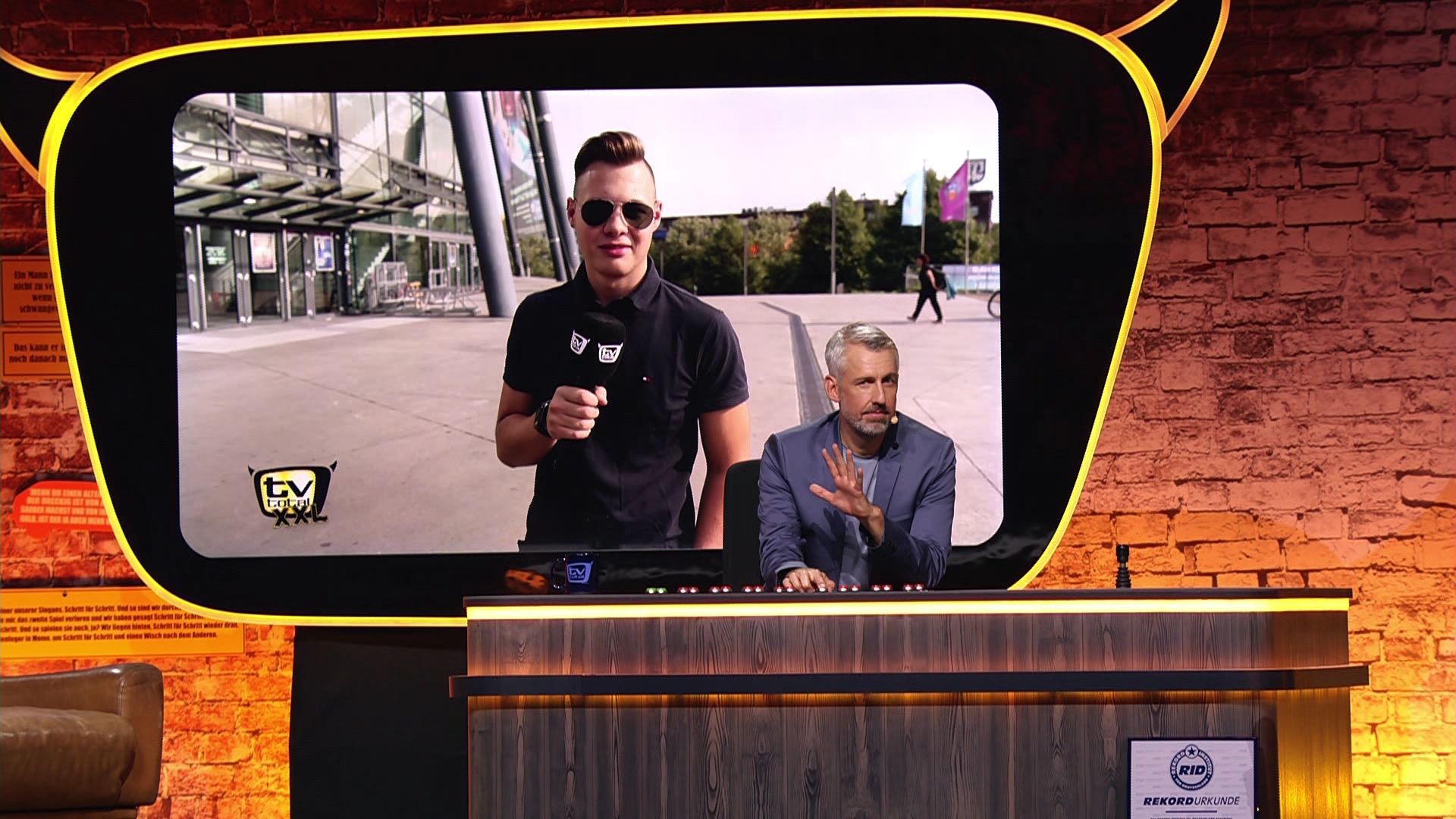 Zuschauer fragen, TV total antwortet - XXL Version
