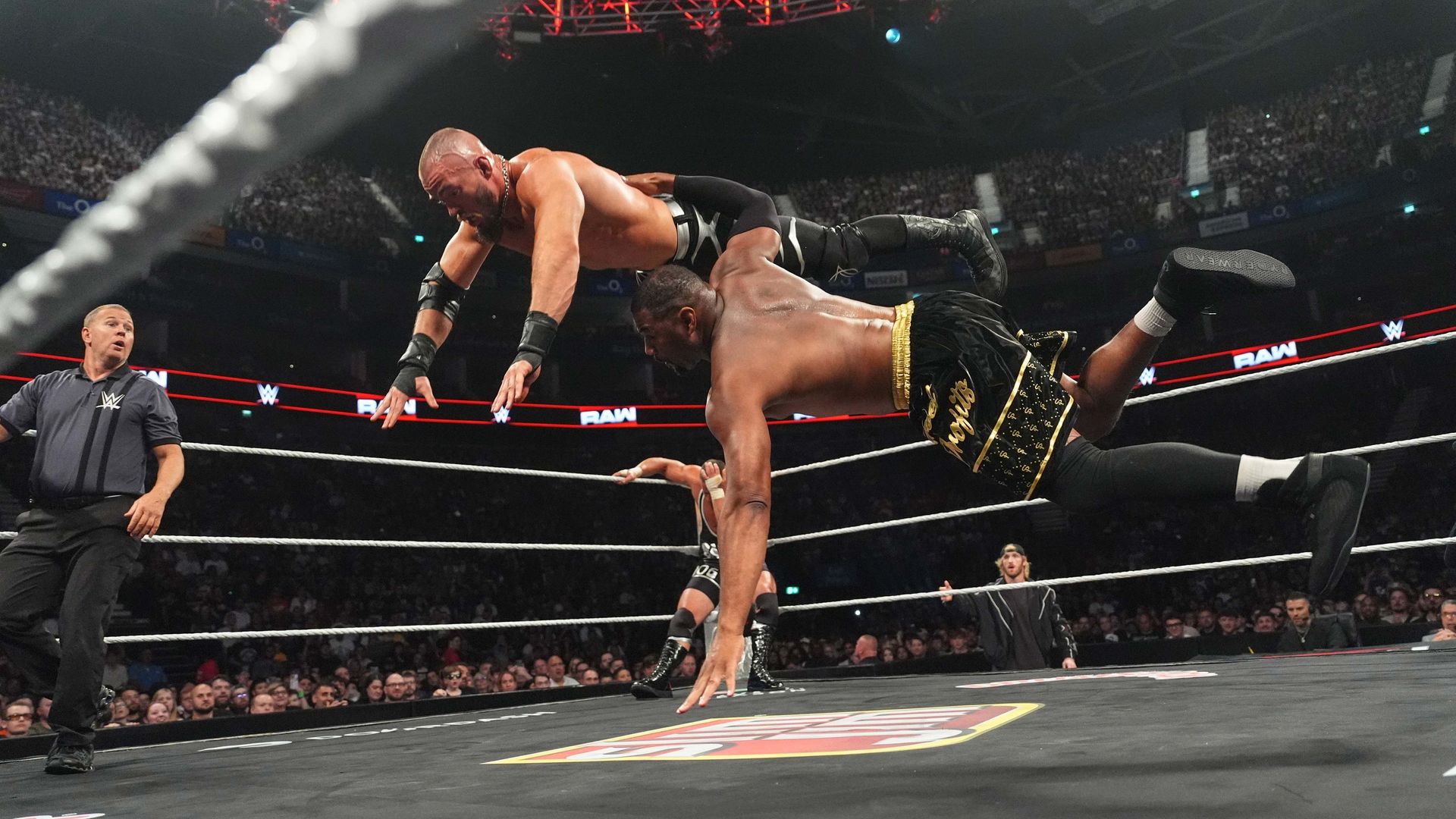 Wer wird World Tag Team Champion?