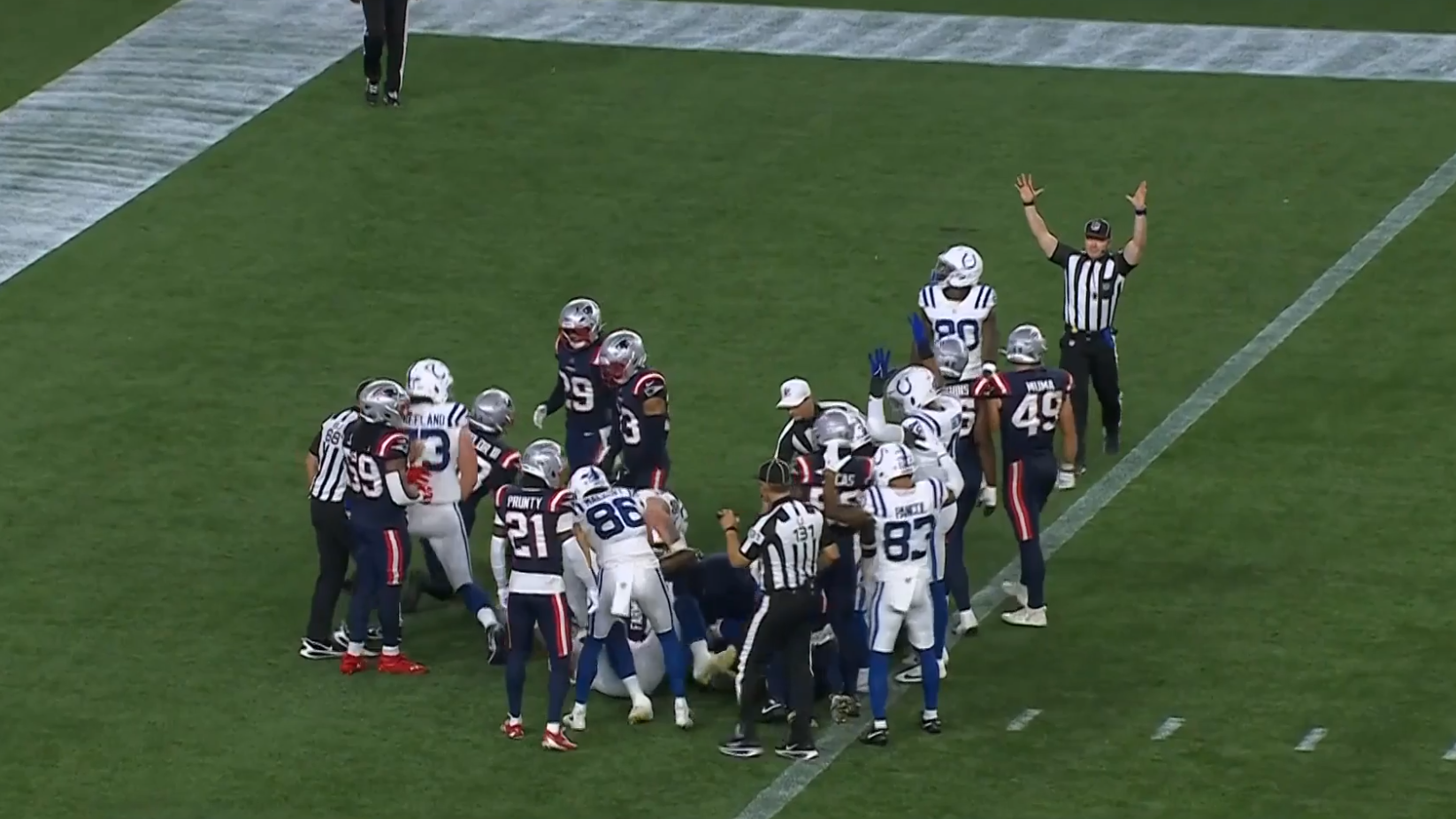 NFL-Highlights: Colts und Patriots liefern sich ein Remis