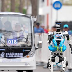 Peking: Wettkampf Roboter versus Mensch