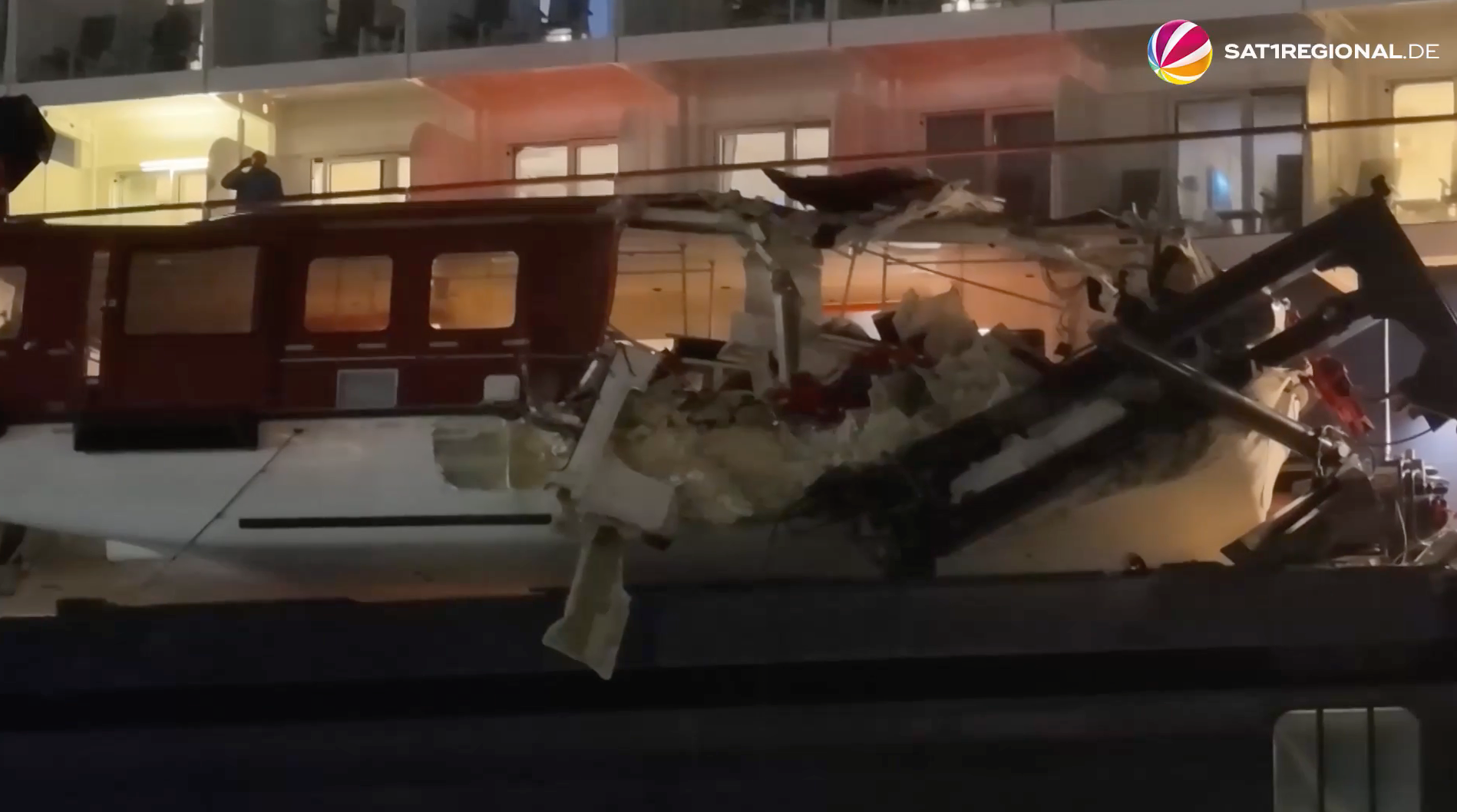 Kreuzfahrtschiff rammt Schiffe in Bremerhaven