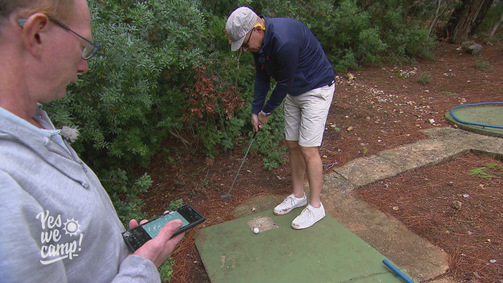 Yes we camp! Yes we camp! Folge 9: Minigolfwettberwerb bei Peter und seinen Freunden