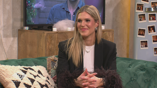 Promi Big Brother - Die Late Night Show Promi Big Brother - Die Late Night Show Folge 18: Jay Khans Freundin zu Gast: Das denkt sie wirklich über Jays Auftritt!