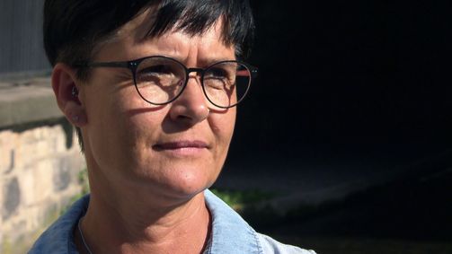 Julia Leischik sucht: Bitte melde dich Julia Leischik sucht: Bitte melde dich Folge 21: Bettina: Hat sie Geschwister, die nichts von ihr wissen?