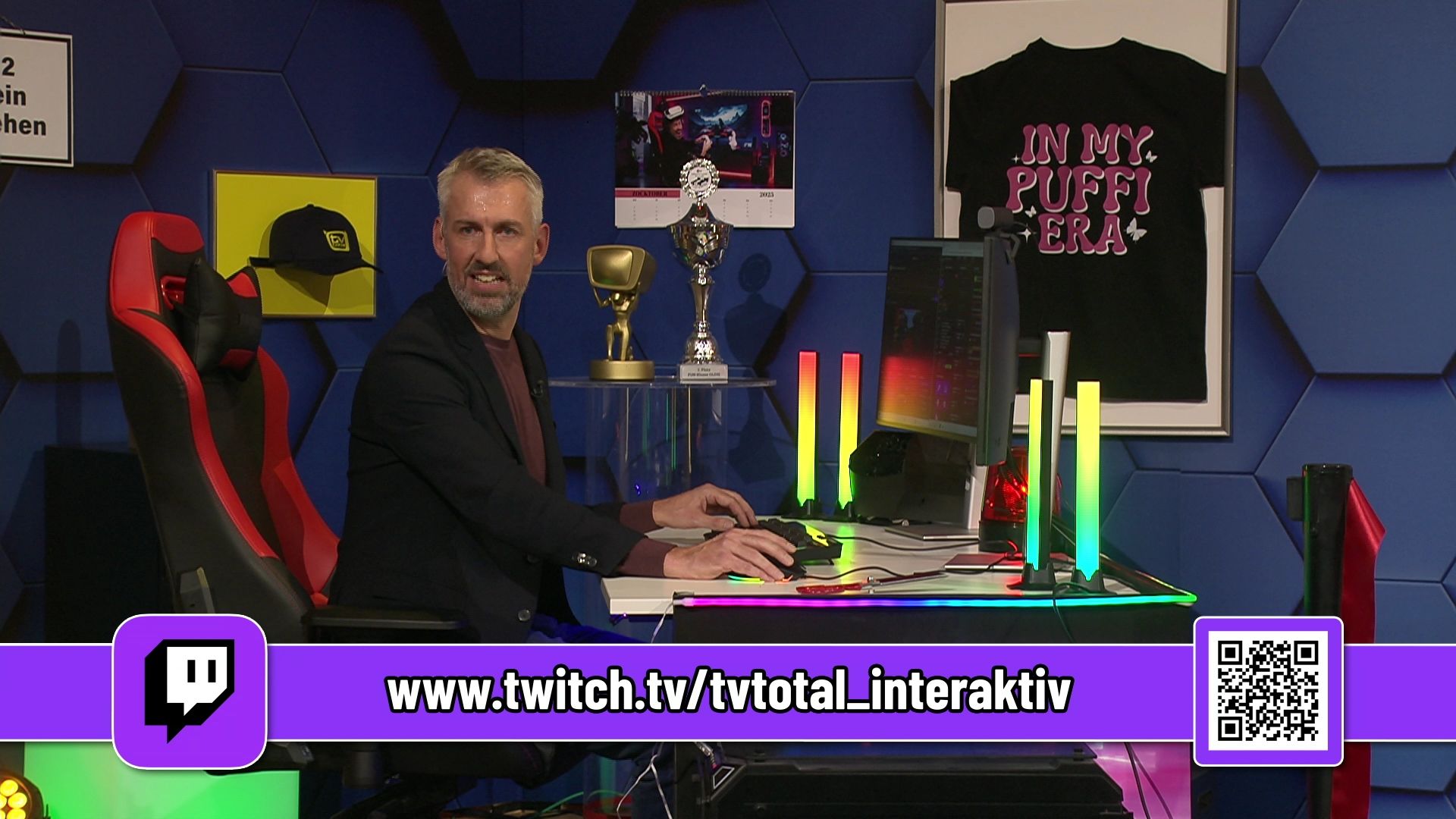 TV total Twitch Tisch