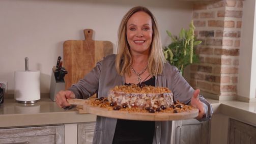 Promis backen privat Promis backen privat Folge 3: Das Lieblingsrezept von Sonja Kirchberger