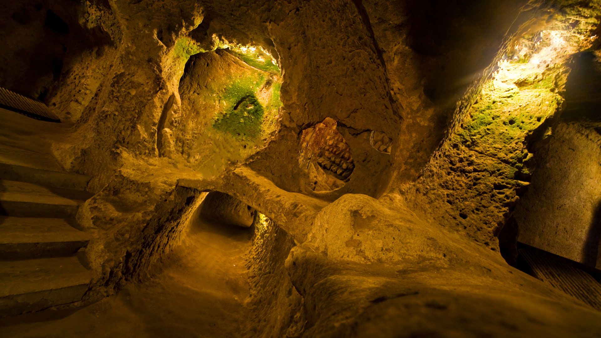 Mysteriöse Grotten