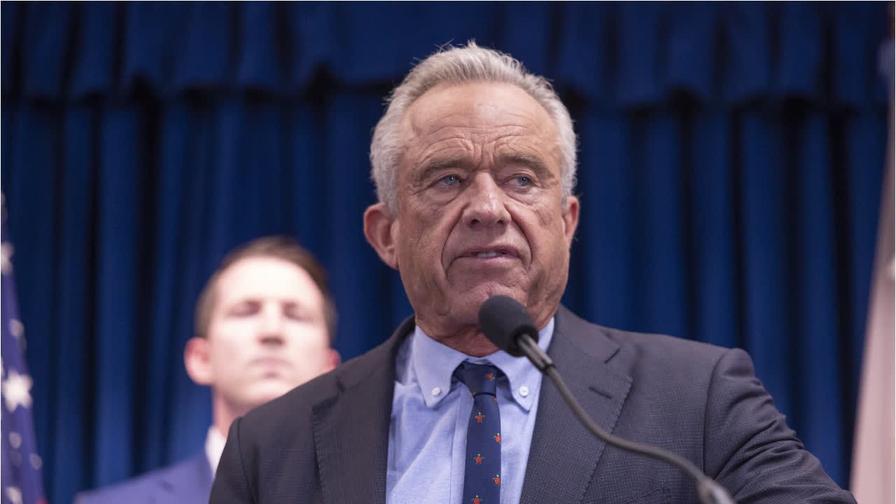Robert F. Kennedy Jr. lässt sich beim Schlangenfangen filmen - und wird gebissen