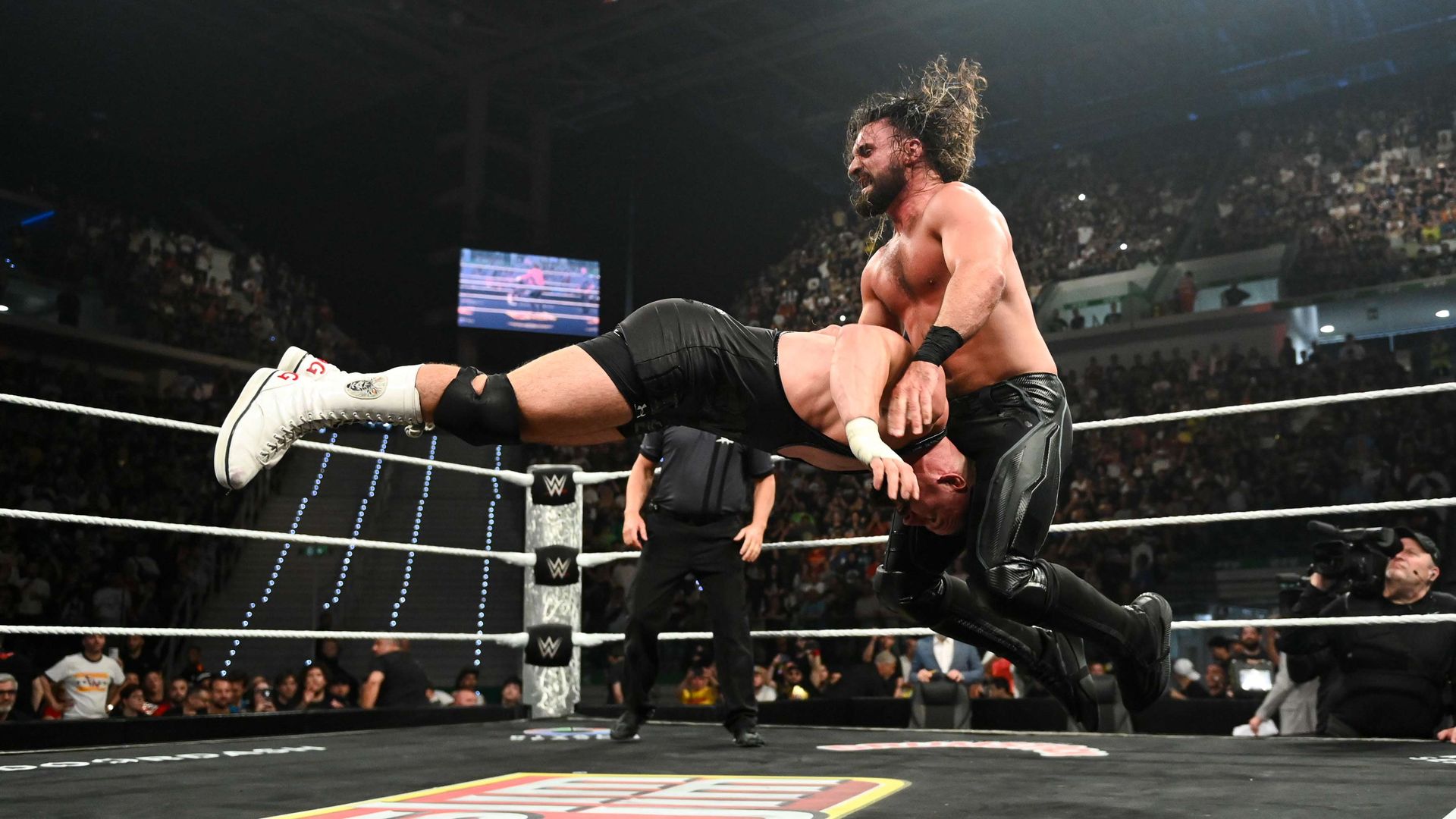 Bron Breakker und Seth Rollins komplett am Eskalieren