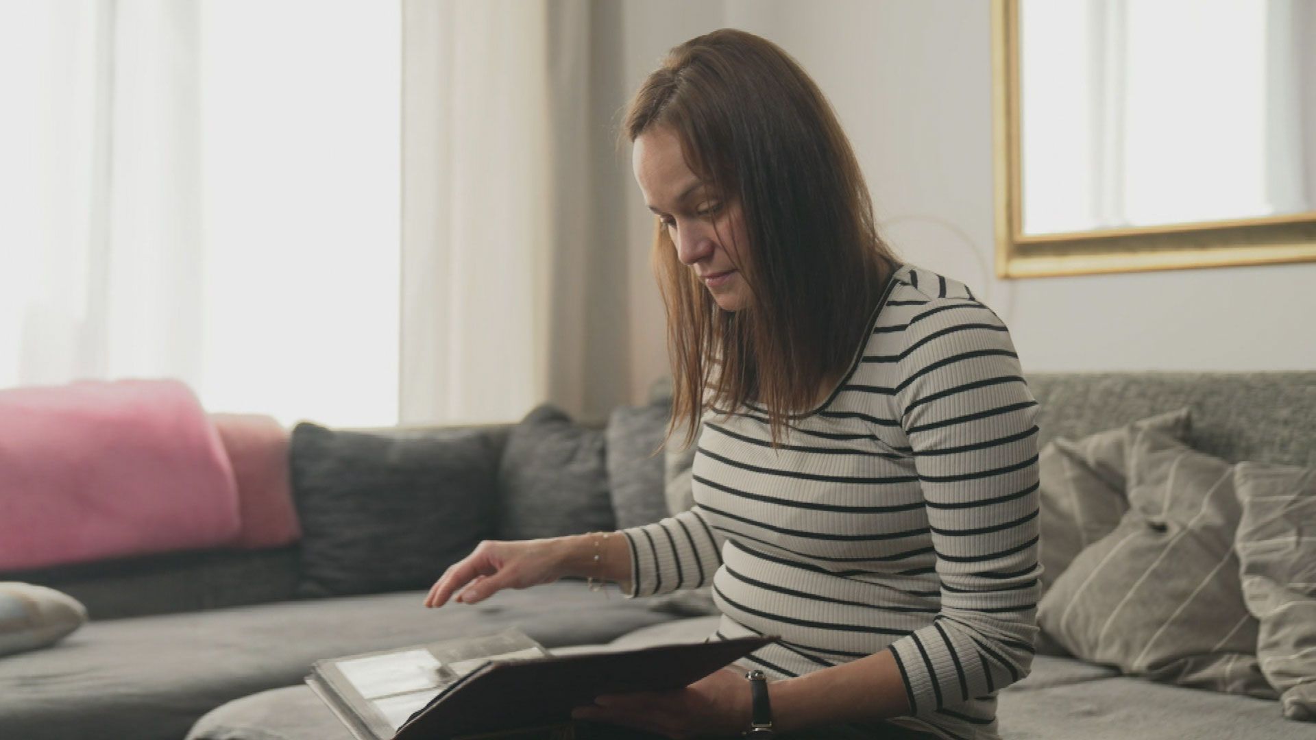 Leichte Sprache: Julia Leischik sucht: Bitte melde dich S13E10