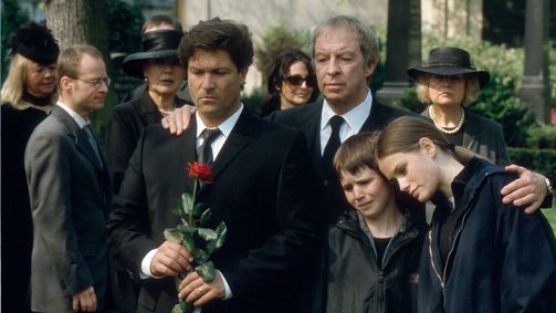 Familie Dr. Kleist FAMILIE DR. KLEIST - 01. STAFFEL Folge 1: Zurück auf Anfang