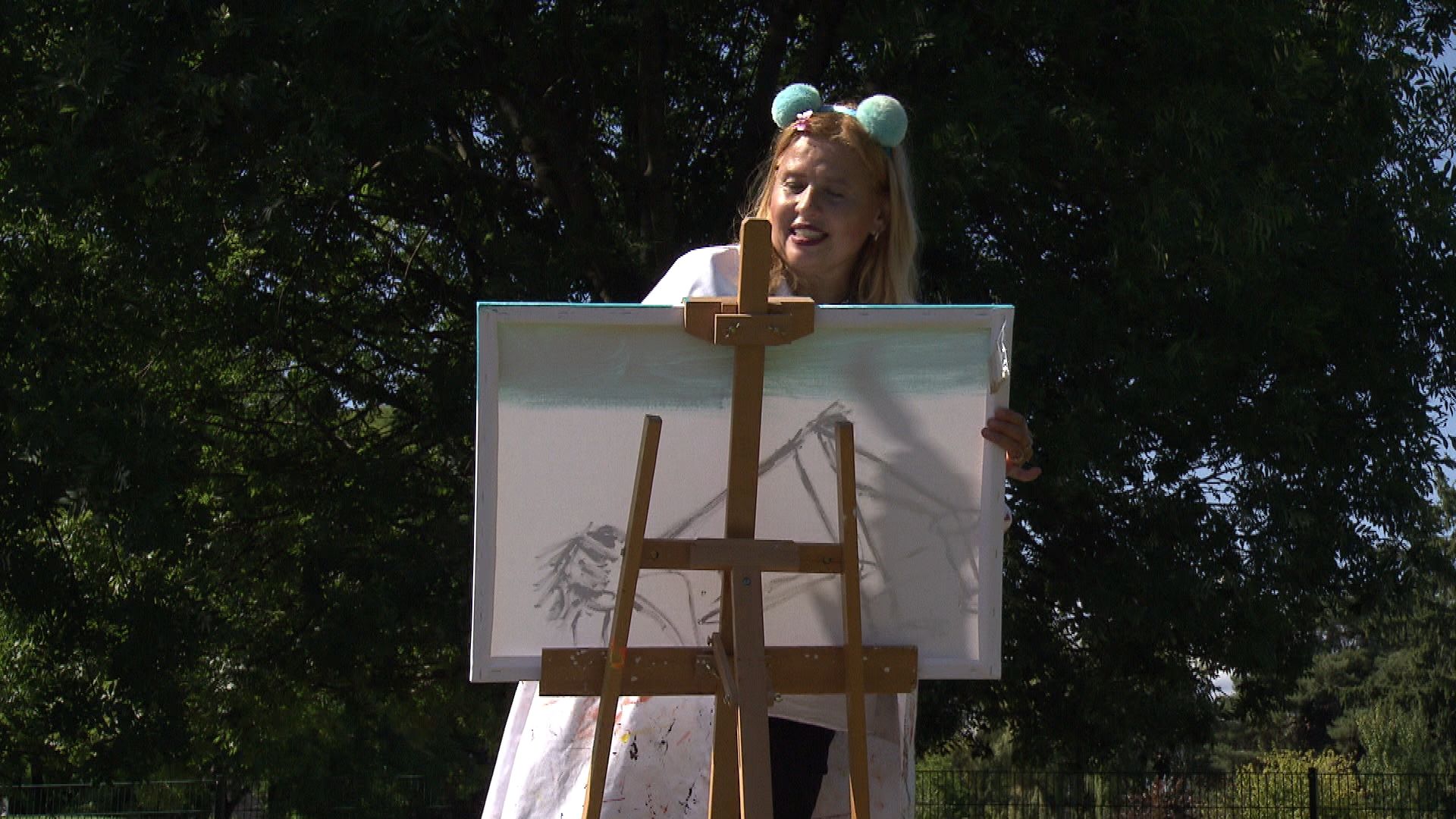 Ein Akt mit drei Beinen