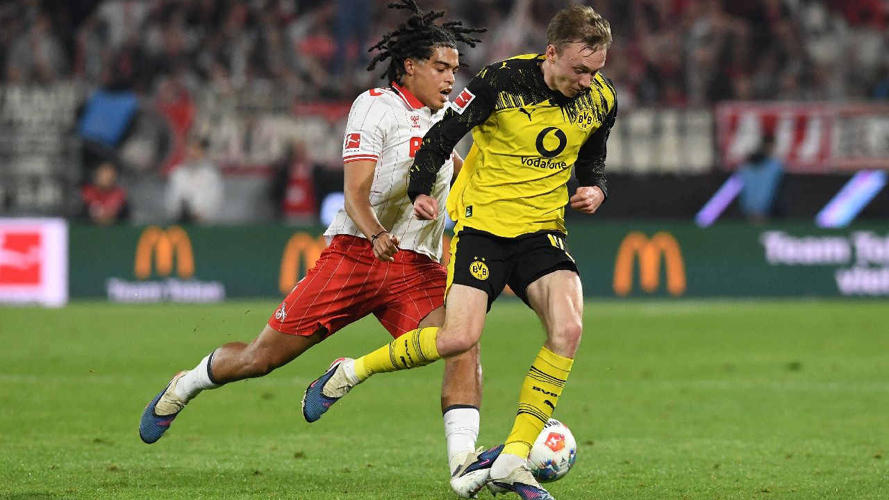 Rot und kein Elfer: Fans wüten nach BVB-Sieg