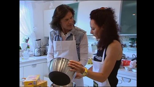 Die Lugners - Mit Mörtel in Venedig Die Lugners - Staffel 6 Folge 4: Die Lugners - Staffel 6 Folge 4 - Promikochen bei den Lugners - Teil 1