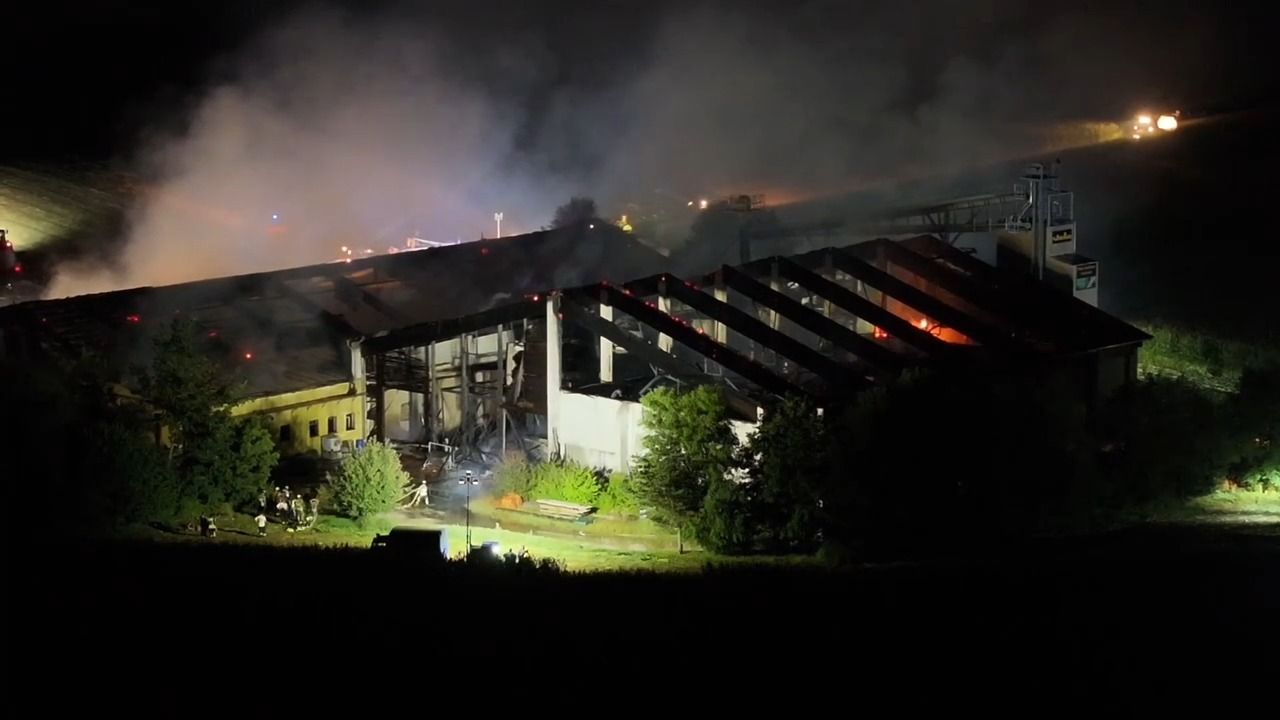 Verheerender Stallbrand bei Augsburg: Rund 1.600 Schweine gestorben