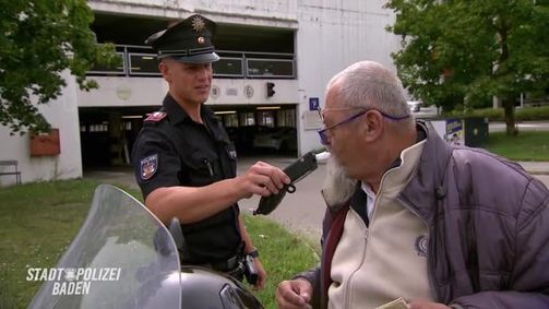Stadtpolizei Baden Stadtpolizei Baden - Staffel 1 Folge 4: Staffel 1 Folge 4: Land unter nach Wasserrohrbruch