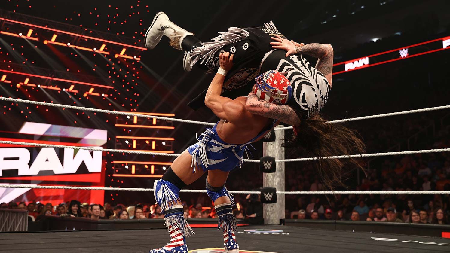 AAA Mega Championship Match mit Dominik Mysterio und El Grande Americano