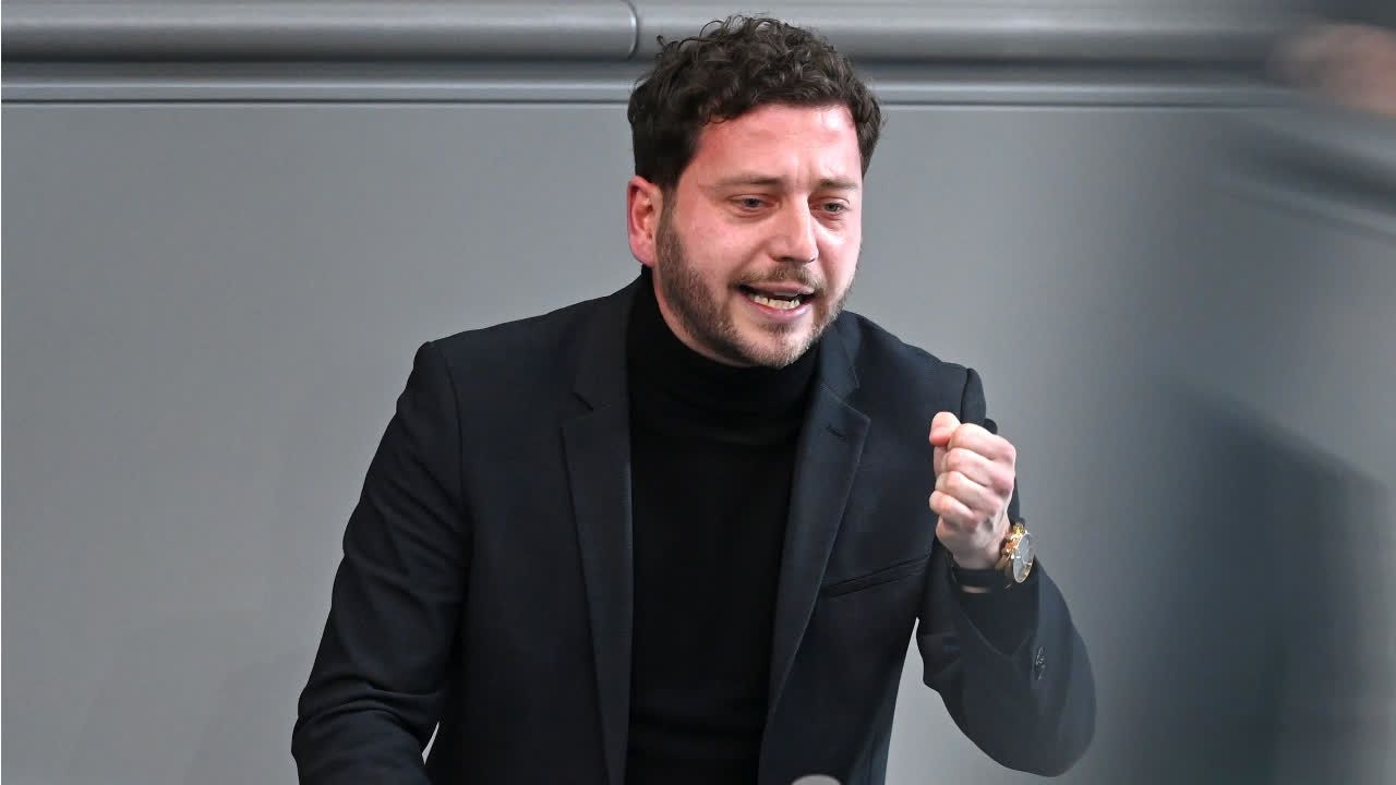 Banaszak sieht Merz auf "Irrweg"